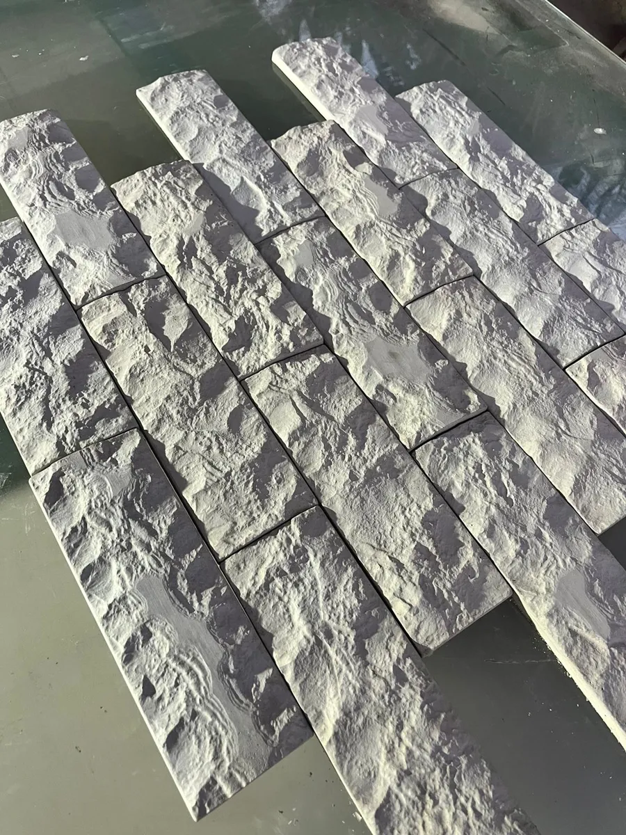 Revestimento Rockface Cimentício 10×30 – Pedras Naturais